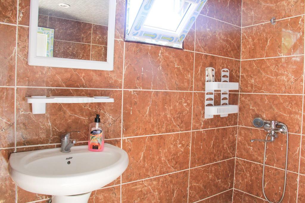Dodo Japaridze Guesthouse Местія Екстер'єр фото