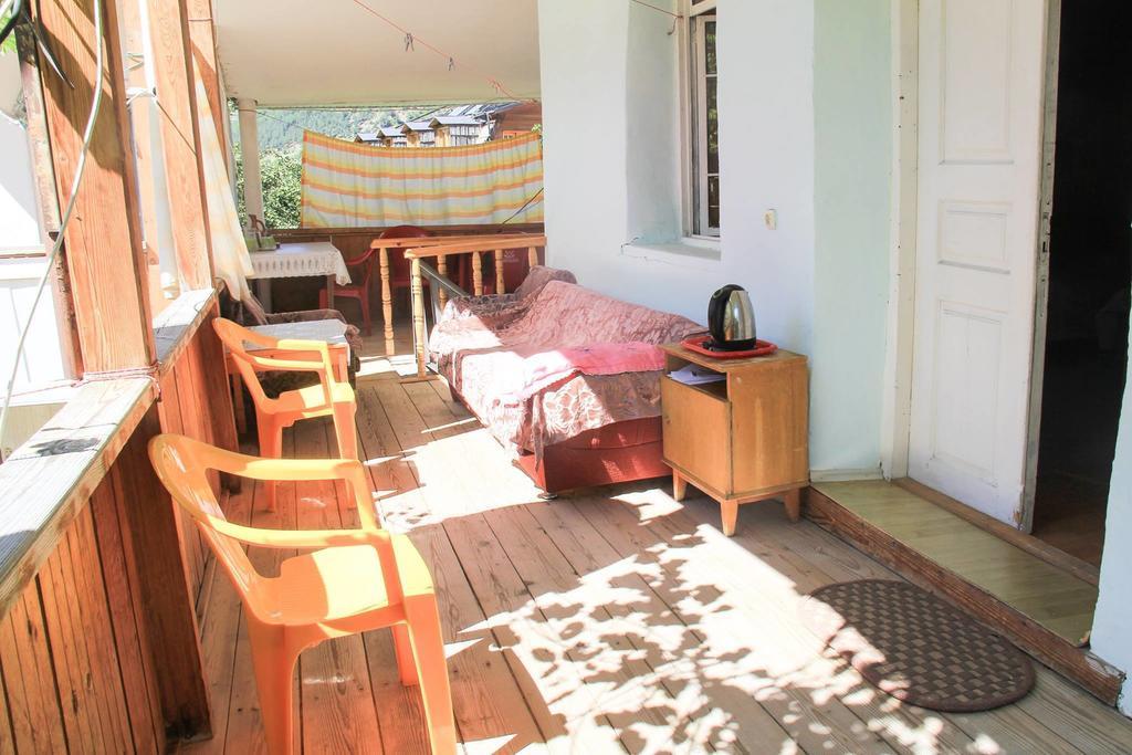 Dodo Japaridze Guesthouse Местія Екстер'єр фото