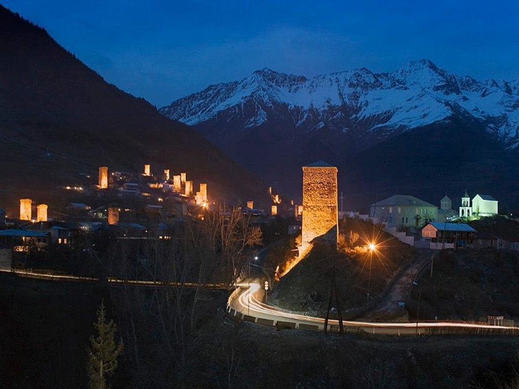 Dodo Japaridze Guesthouse Местія Екстер'єр фото