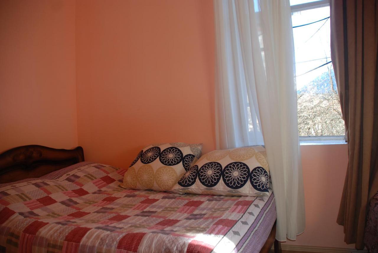 Dodo Japaridze Guesthouse Местія Екстер'єр фото