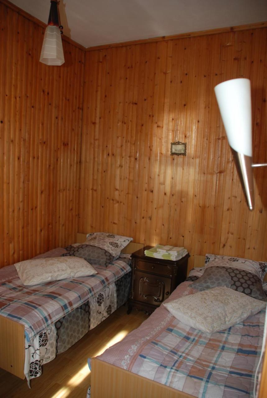 Dodo Japaridze Guesthouse Местія Екстер'єр фото